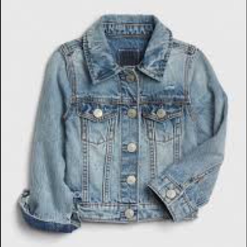 Sold out GAP toddler denim jacket NWT